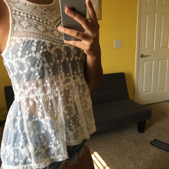 Lace flowy tank top - Picture 2 of 7